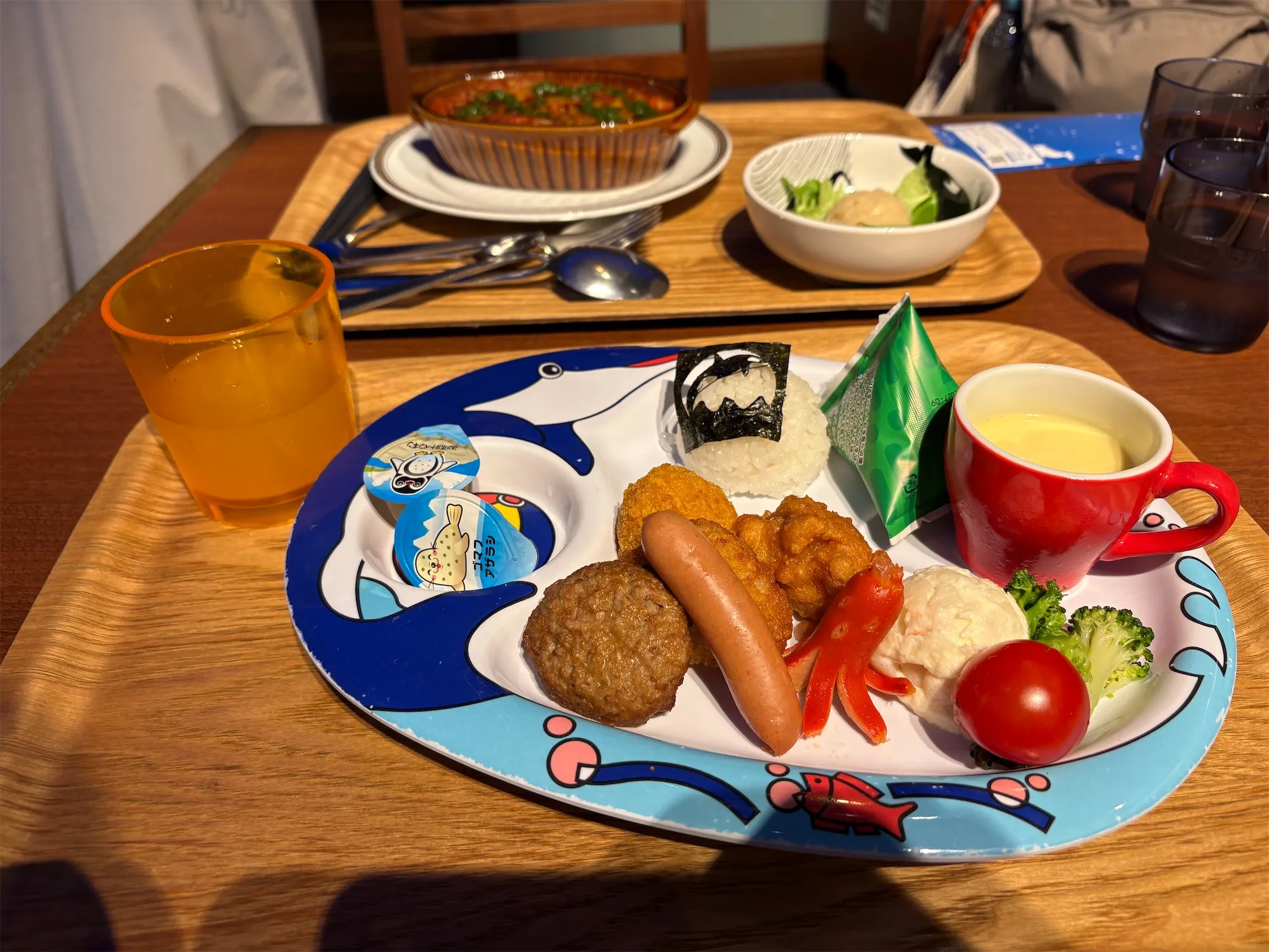 園内レストランでの昼食